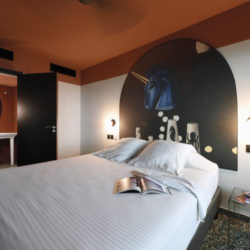 Dina St Denis-DINA-LOUNGE