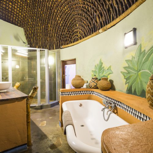 Lesedi-109-Nguni-bathroom