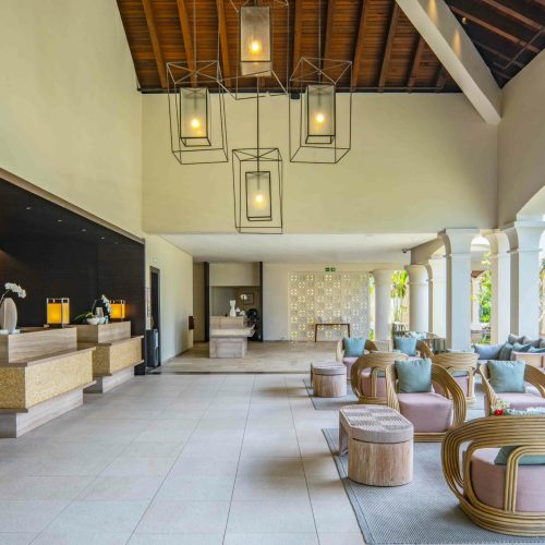 Hilton-Lobby Area
