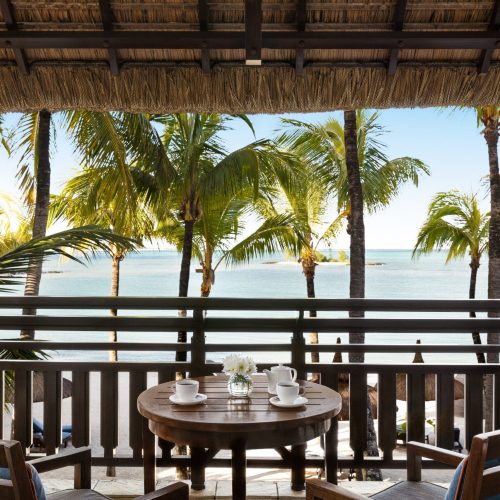 Shangri-La_Hibiscus Junior Suite Ocean View_Balcony