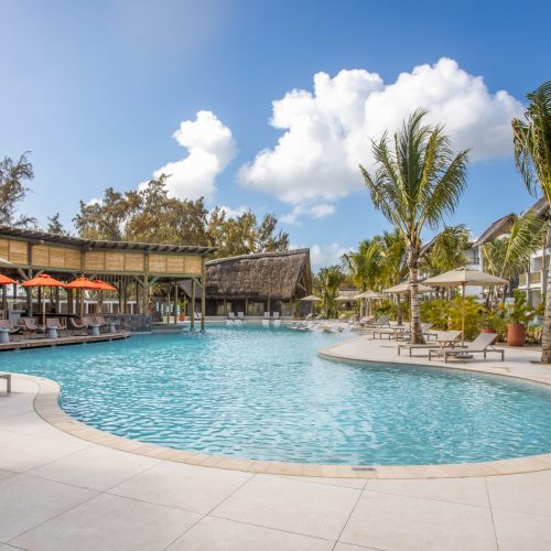 Sunrise Attitude-Papaya bar pool 01