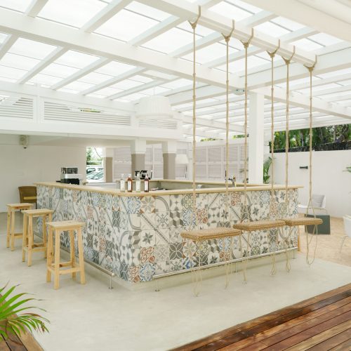 Tropical Attitude-bar2