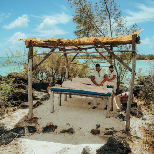 Zilwa Attitude-Outdoor massage Ti zil