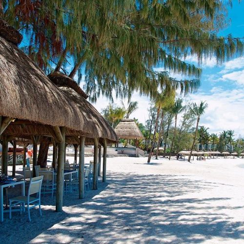 Ambre-exterior-of-la-plage