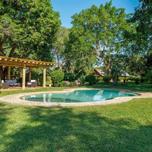 hippo-hollow-pool-gardens-gallery-1498x1000